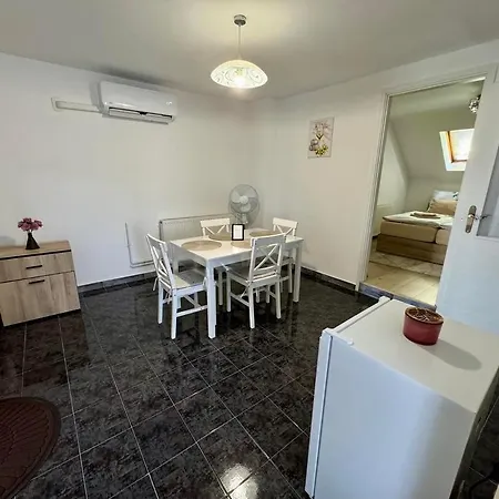 Apartamento Nyugalom Szigete *