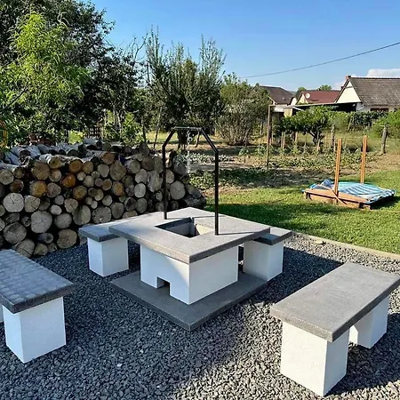 Nyugalom Szigete Apartamento *