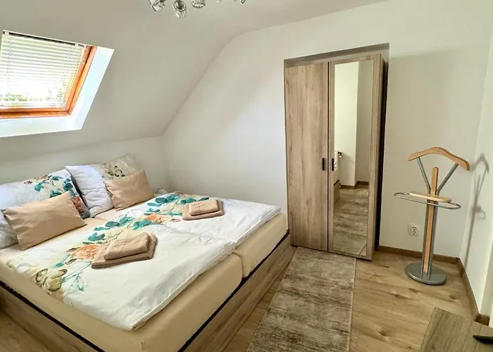 Апартаменты Nyugalom Szigete *