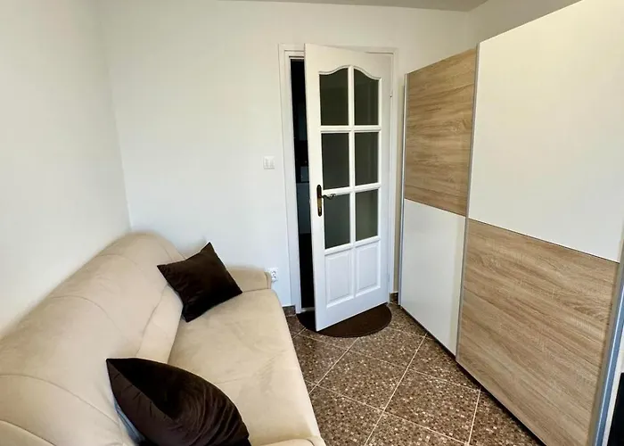 Nyugalom Szigete Харканы