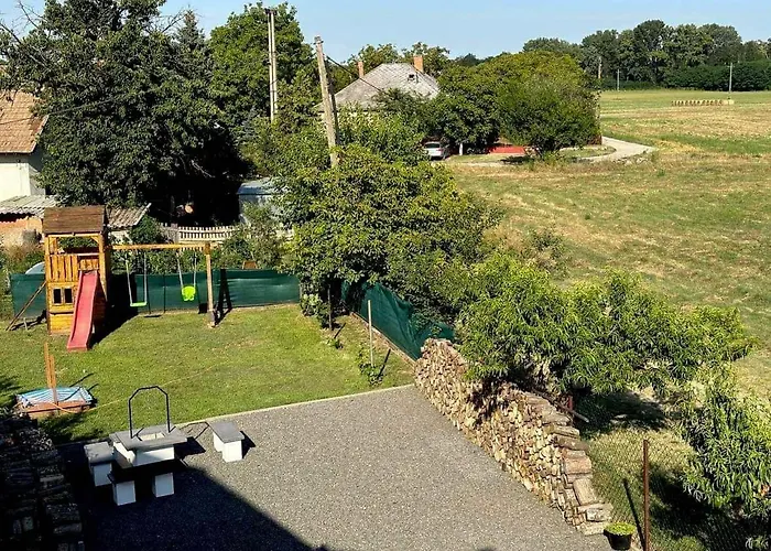 Nyugalom Szigete * Харканы