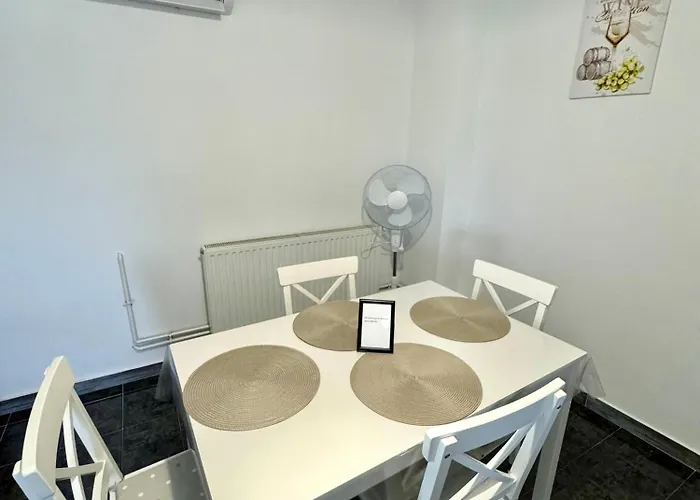 Nyugalom Szigete Апартаменты *