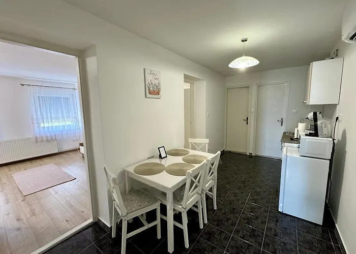 Nyugalom Szigete * Харканы